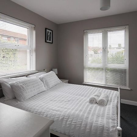 2 Bedroom Ground Floor Apartment 贝尔法斯特 外观 照片