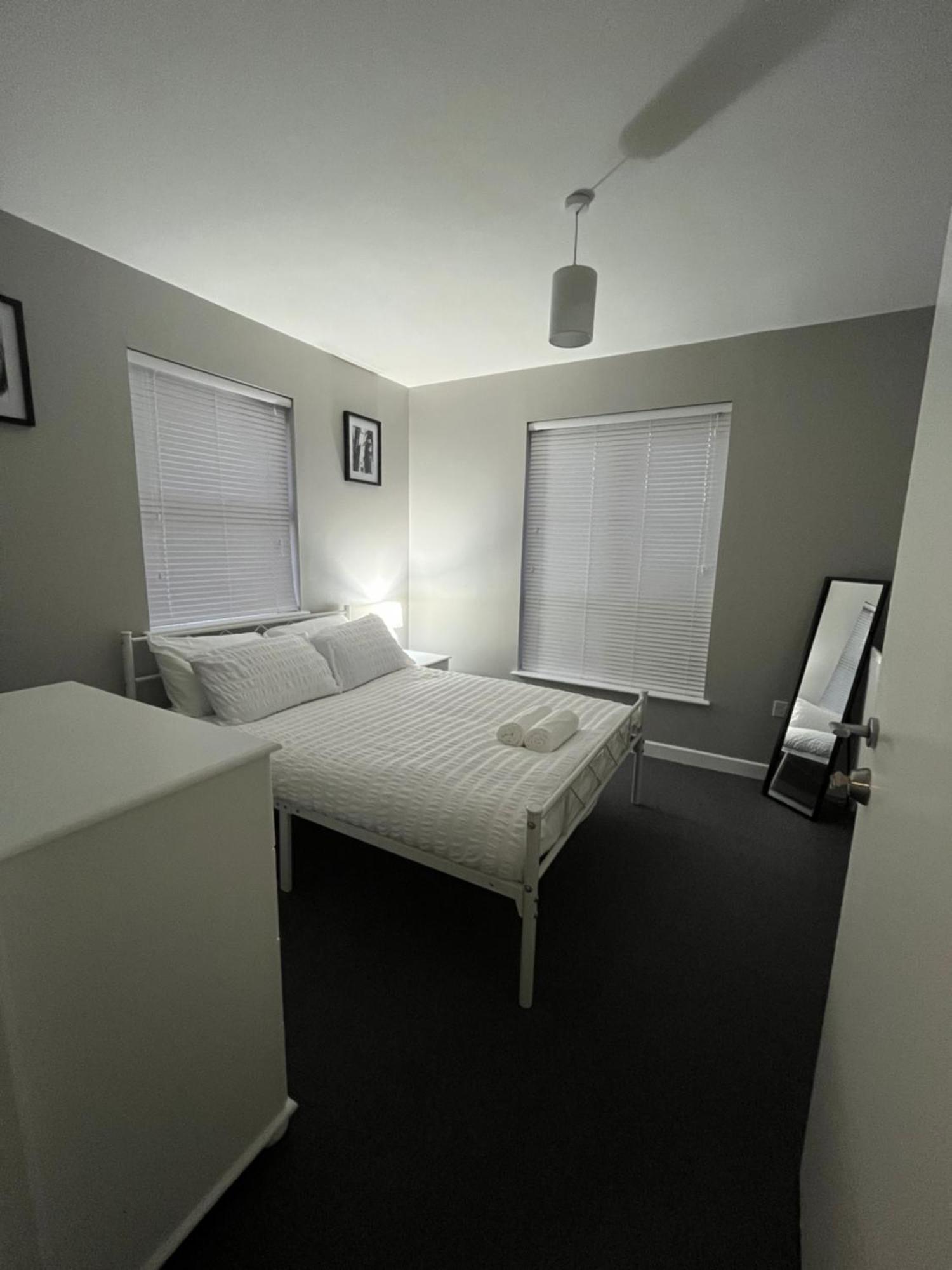 2 Bedroom Ground Floor Apartment 贝尔法斯特 外观 照片