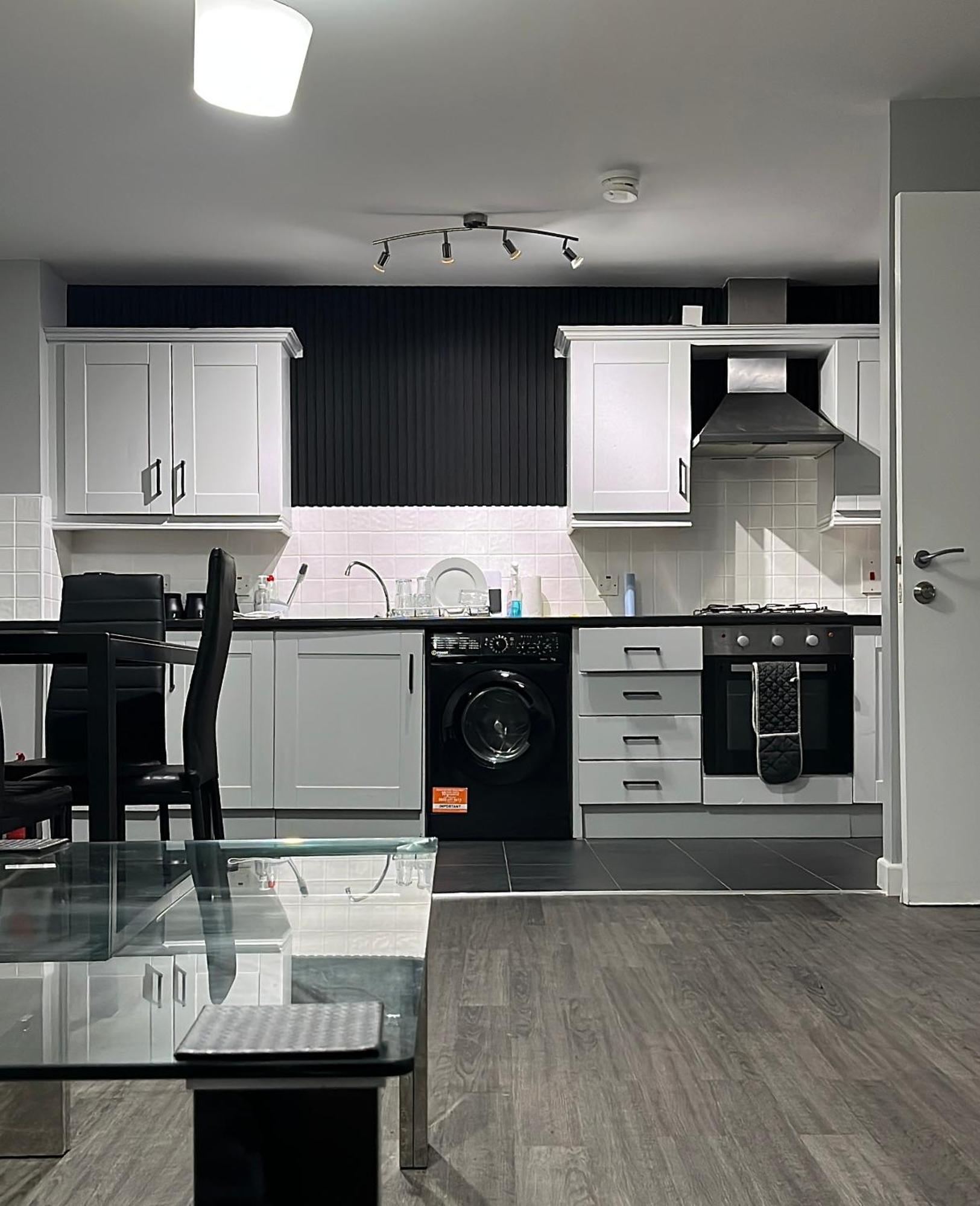 2 Bedroom Ground Floor Apartment 贝尔法斯特 外观 照片